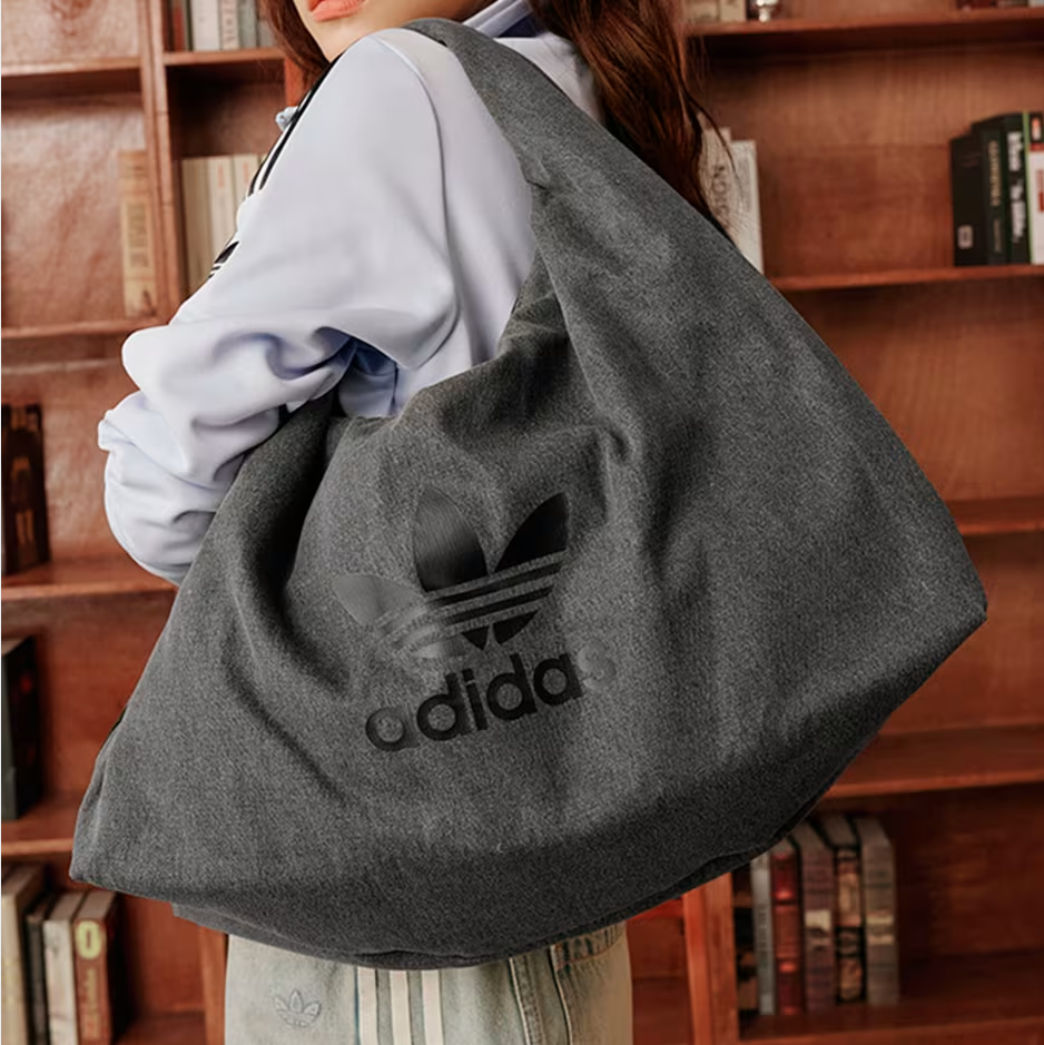 D SHOULDER BAG