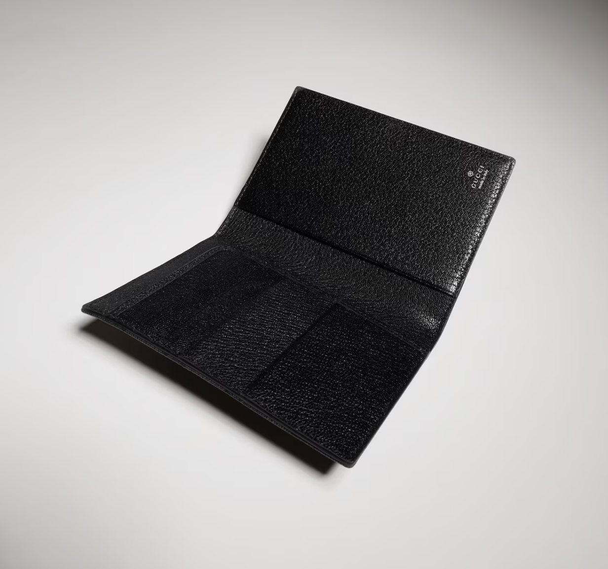Gucci Essence 经典护照夹